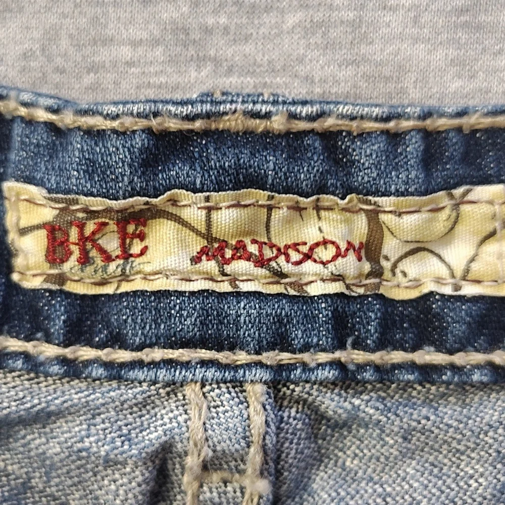 Denim Distressed Women's Shorts BKE BY BUCKLE FRAYED - Picture 5 of 16